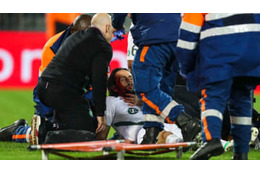 元ドルトムントのスボティッチ、ピッチ上で大量流血…病院に運ばれる 画像