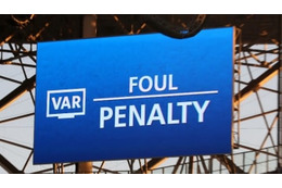 こんなVARは荒れる！ゴール取り消しで、なんと相手のPKを宣告 画像