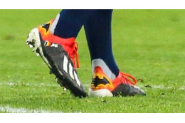 さりげないオシャレ！バチュアイの「こうもり」スパイクがいいぞ 画像