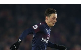 「今のエジルは幽霊みたいだ…」アーセナルOBプティが辛辣な指摘 画像