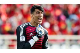 アジア杯で仰天プレー！あの鉄腕GKビランヴァンドが驚愕スロー 画像