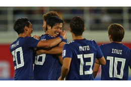 10人替えた日本代表、塩谷の強烈ミドルでウズベクを撃破！首位通過が決定 画像