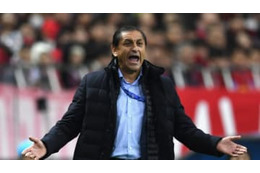 元横浜Mのラモン・ディアス氏、超話題の「ピラミッドFC」監督に就任！ 画像