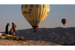 もはや香川フィーバー！トルコ有名観光地の空に「日本語バナー」が舞う 画像