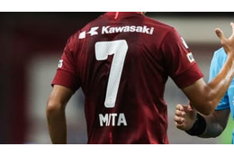 イニエスタに8番を譲った三田、ビジャに7番を譲る 画像