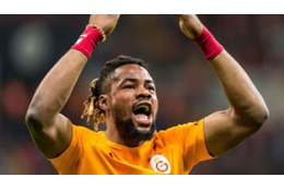 長友の同僚、「豪快かかと落とし」で一発レッド！動画で見てみると… 画像