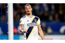 敵なのにイブラヒモヴィッチを応援しすぎぃ！相手選手がホームサポをちくり 画像