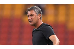 好調なのに…元福岡のルダン監督、ウェリントンを電撃退任へ！ 画像