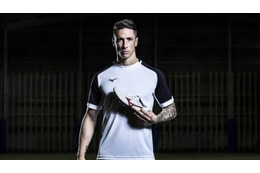 MIZUNOのスパイク『モレリアネオ2』に、F・トーレス限定モデルが登場！ 画像