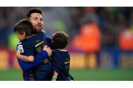 メッシ、息子から「なぜ国民から叩かれるの？」 と聞かれると… 画像