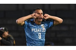 ストIIか！L・ダミアンの「超ゴール→昇竜拳」のコンボがすごい 画像