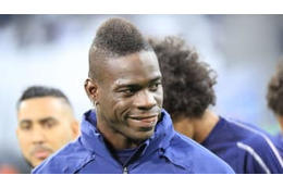 バロテッリがやった！今季ラストゲームでの「一発レッド退場」がこれ 画像