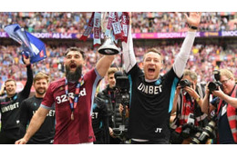 アストン・ヴィラ、プレミア昇格決定！あのジョン・テリーも感極まる 画像