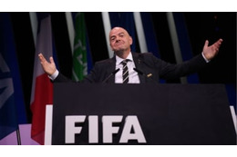 サッカー界のボス！FIFA会長がコーナーキックを蹴るとこうなる 画像
