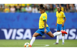 女子W杯開幕！いきなり決まった「ビューティフルFK」 がすごいぞ 画像