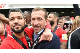 49歳の監督が急死したクラブ、感動的な「追悼映像」が大きな話題に 画像