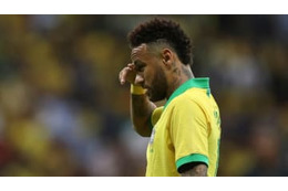 ネイマールのレイプ疑惑、「問題発言」 で元フランス代表選手が炎上降板 画像