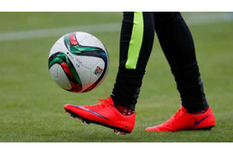 これは神業！無名選手がやった「意味不明の空中トラップ」がすごすぎる 画像