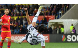 酒井宏樹の相棒！フランス代表トヴァンがやった「空中殺法」 がすげぇ 画像