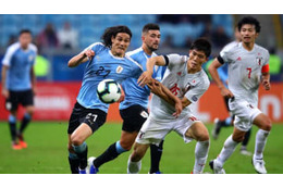 冨安が茫然自失…ウルグアイ代表との好勝負にも「情けない」 画像