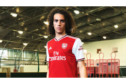 アーセナル、「25年ぶりにadidas復活」の2019-20新ユニフォームを発表！ 画像