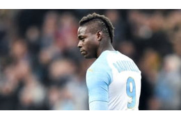 バロテッリと裸のおじさんの「炎上動画」、警察がガチで動いて事件化 画像