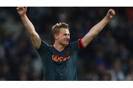 デ・リフト、今日ユヴェントス移籍決定へ！給料がスゲぇ 画像