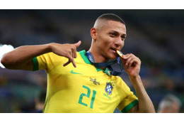 ブラジル代表FW、故郷の恵まれない人達に6.4トンの食料を寄付 画像