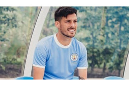 マンチェスターシティ、「超レトロ」な125周年記念ユニフォームを発表！ 画像