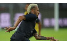 ネイマール、やっぱ天才！GKをあざ笑う「変態的神テク」がこれ 画像