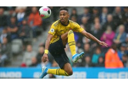 アーセナルFWオーバメヤング、開幕戦でやった「神トラップ」を見たか！ 画像