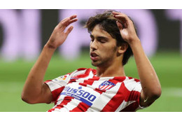 やめてあげて…天才フェリックス、激写された「立ちション」がこれ 画像