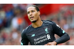 世界最強CBファンダイクがやった！「ロングボールへの神対応」がこれ 画像