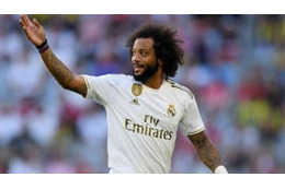 マルセロの超絶「後ろ回し蹴りヒールキック」がこれ 画像