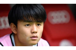 久保建英、マジョルカ選手たちから叩かれる！「恒例儀式」がこれ 画像