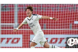 ファン・ウィジョ、フランス初ゴール！監督も惚れる「一撃必殺シュート」がこれ 画像