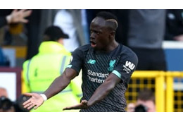 リヴァプールFWマネ、交代後に激怒！「衝撃のブチ切れシーン」がこれ 画像