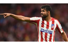 強面ジエゴ・コスタ、背後からボールをぶつけるとこうなる 画像