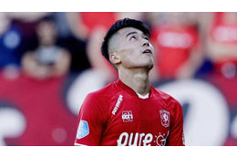 調子が良すぎた中村敬斗に悲劇！VAR後の“衝撃”一発レッドがこれ 画像