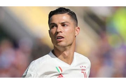 ロナウドが「アーセナルのシャツ」を手に笑顔！貴重すぎる場面がこれ 画像