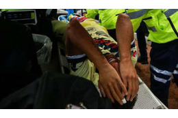 閲覧注意…元天才ドスサントス、太腿に穴があく「戦慄シーン」がこれ 画像