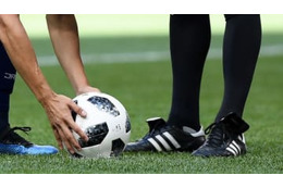 ついに伝説的PK決まった！生意気すぎる「二人ペナルティキック」がこれ 画像