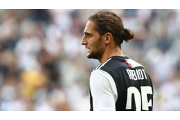 ラビオ、早くもユーヴェ退団説…あの名物母がバルサと接触？ 画像