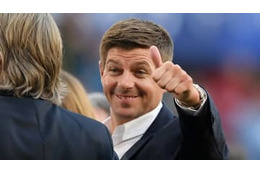 ジェラードがパパの顔に！愛息リオくんの「かわいすぎるシュート」がこれ 画像