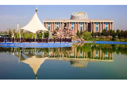 日本代表が戦うタジキスタンのスタジアム、なんと「隣が動物園」だった 画像