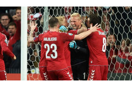 これが世界！デンマーク守護神シュマイケルの「神セーブ3連発」が凄すぎる 画像