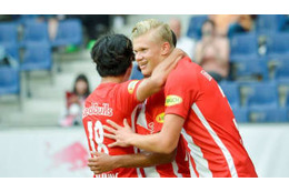 南野拓実が今季3ゴール目！19歳“怪物FW”の「優しすぎる」アシストがこれ 画像