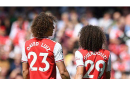 グエンドゥージは「ダヴィド・ルイスの髪型」をこう評価していた 画像