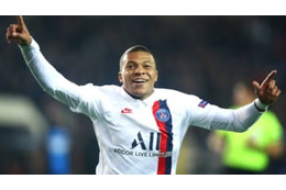 エムバペ、子供にやさしい！「全員を救った低空ハイタッチ」がこれ 画像