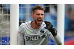 原口の同僚GK、ビックリ退場！「相手をKOしたアッパーカット」がこれ 画像